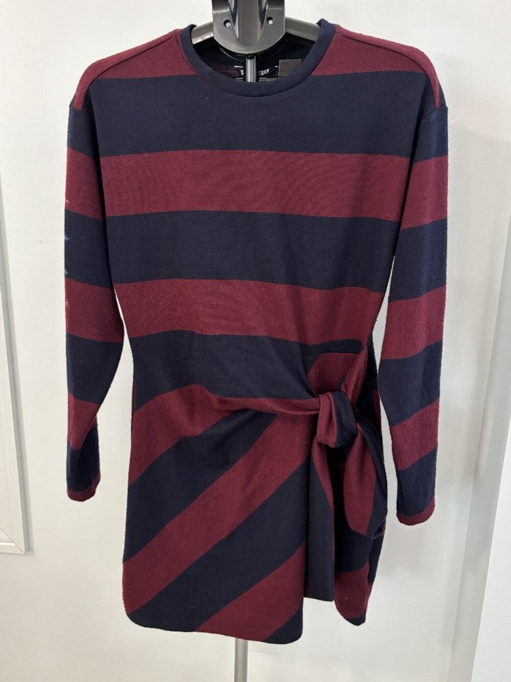 Steve Madden Dress. Thick and warm for cooler weather. New w/o tag (M)